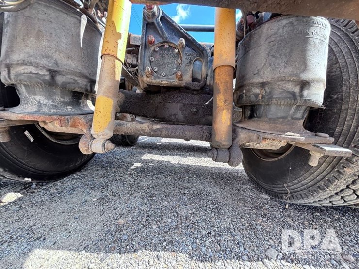 1993-mack-ch613-image-42