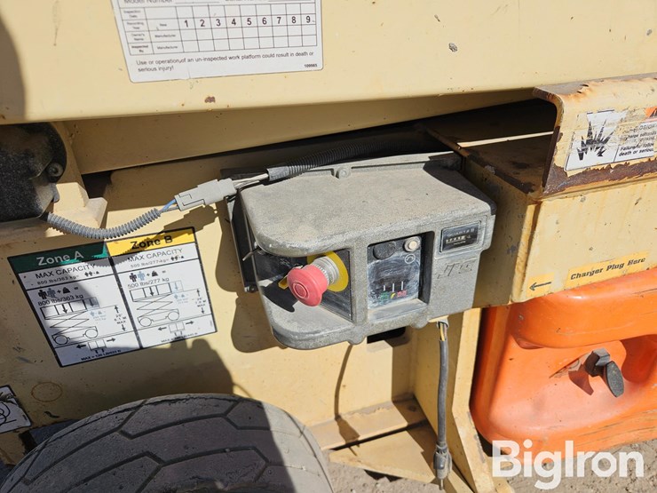 2004-jlg-2630es-image-14