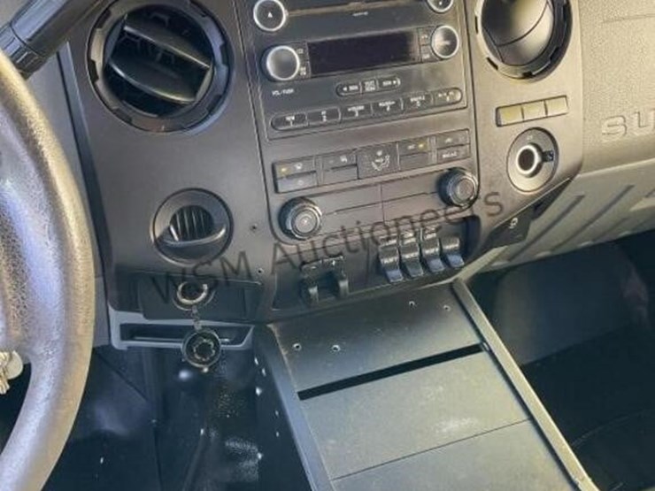 2016-ford-f550-image-24