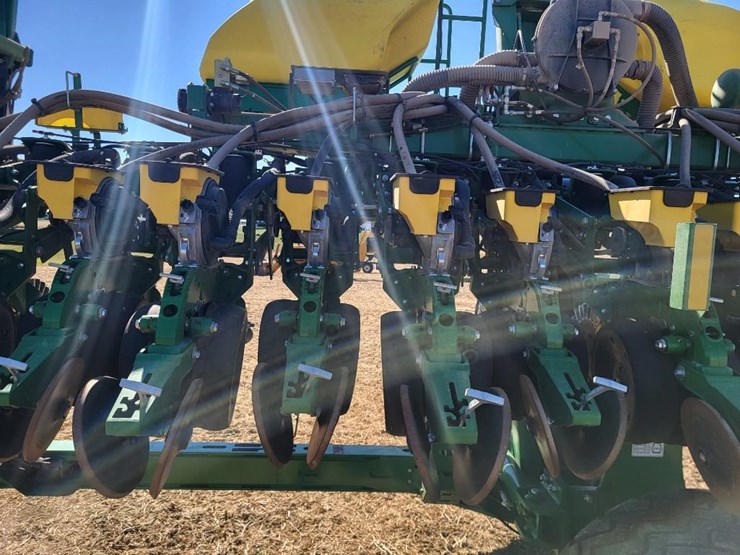 2021-john-deere-1745-image-20