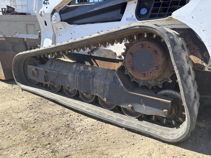 2016-bobcat-t770-image-16