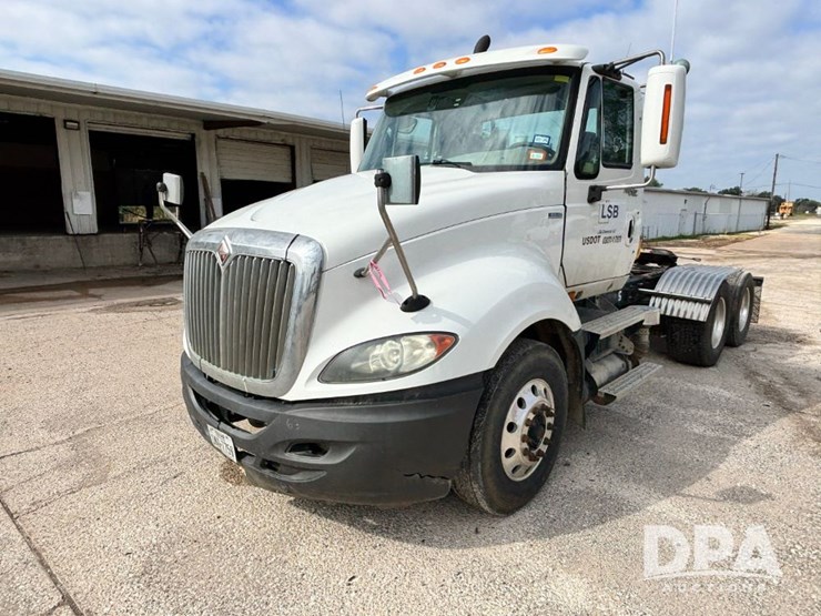 2010-international-prostar-image-2