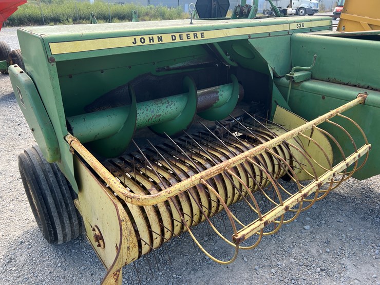 john-deere-336-image-3