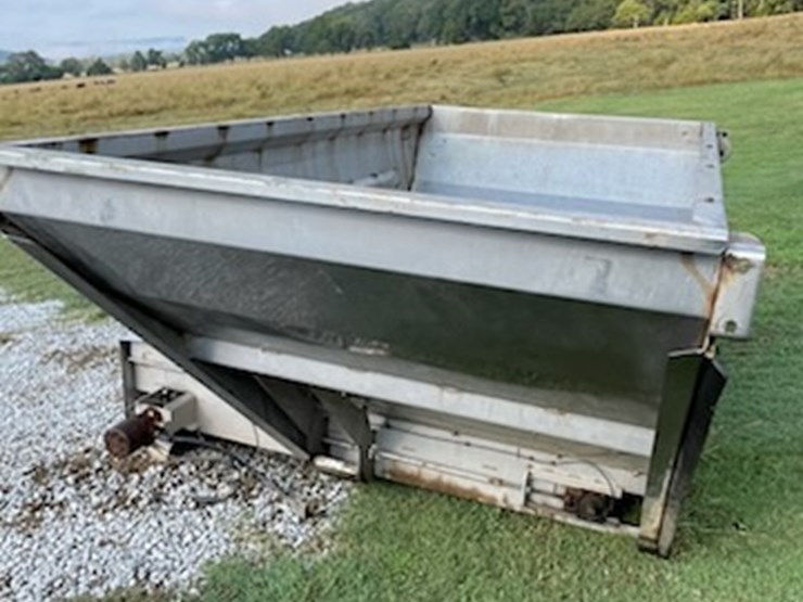 2022-john-deere-600r-image-2