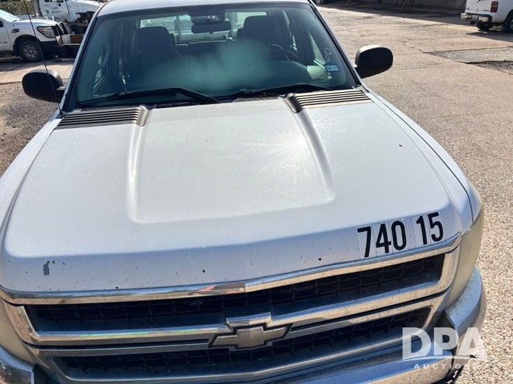 2009-chevrolet-silverado-2500hd-image-16