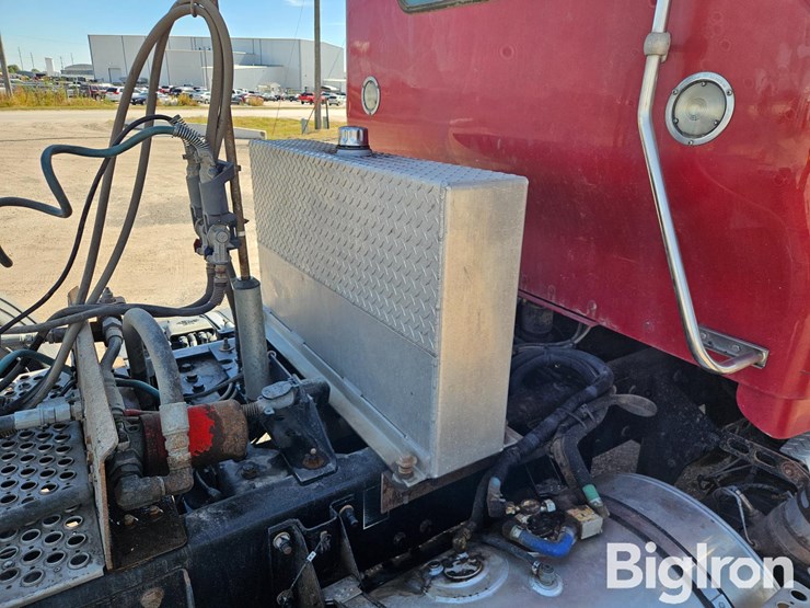 2019-kenworth-t800-image-18