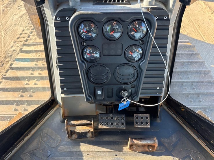 caterpillar-d4g-lgp-image-19