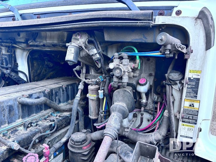 2003-volvo-10-image-60