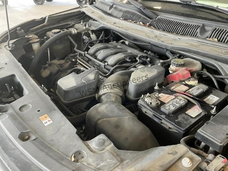 2017-ford-explorer-image-11