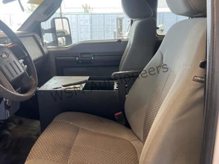 2013-ford-f550-image-21