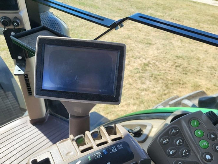 2011-john-deere-8235r-image-65