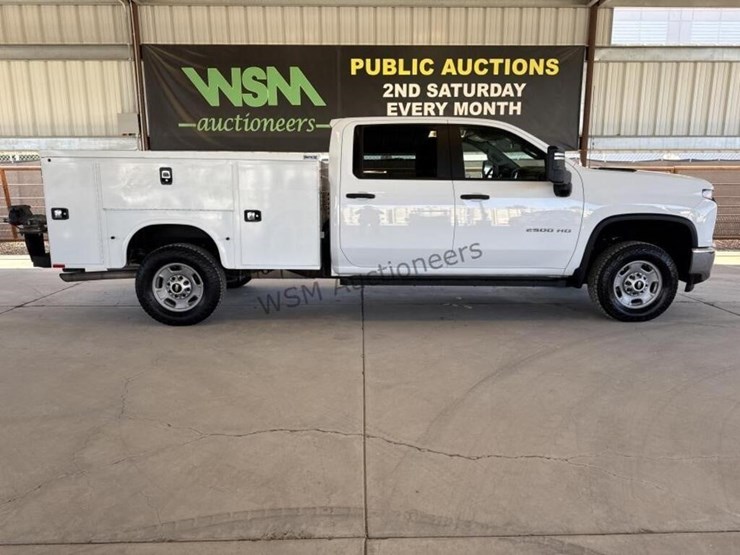 2021-chevrolet-silverado-2500hd-image-1