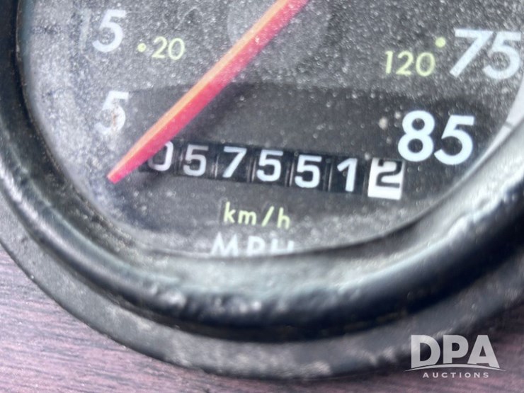 2001-freightliner-fld112-image-77