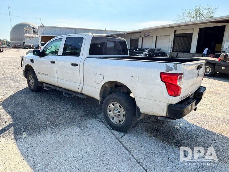 2018-nissan-titan-image-10