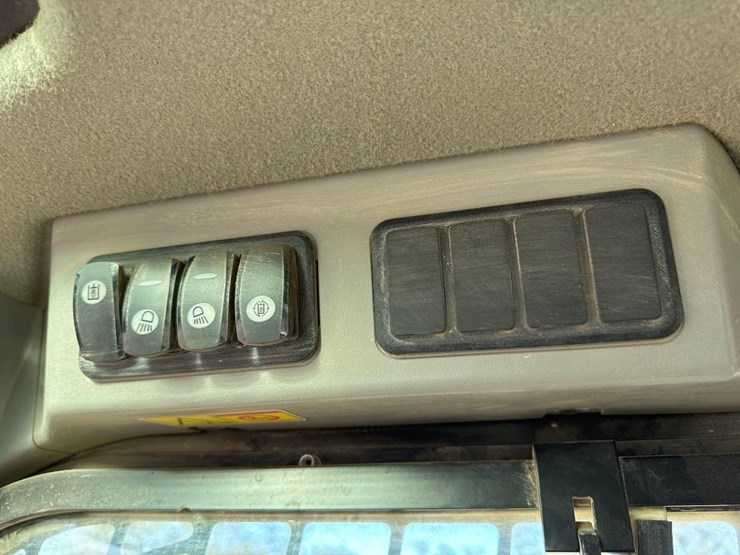 caterpillar-279d-image-33