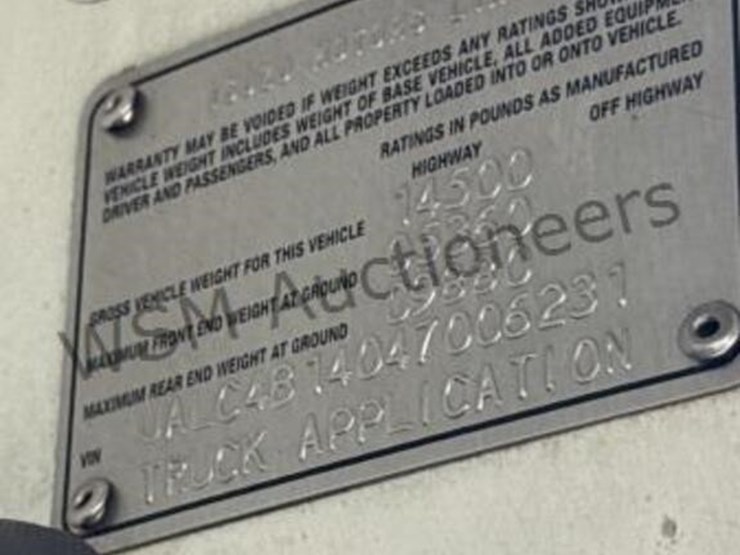 2004-isuzu-npr-image-32