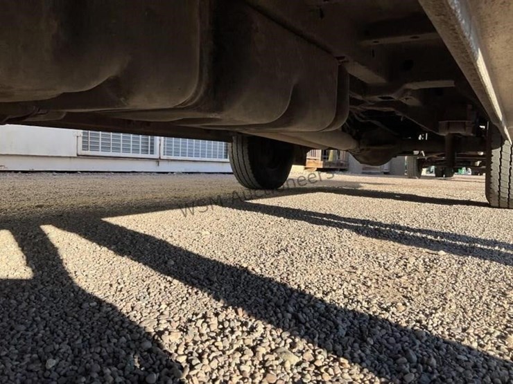 2011-mercedes-benz-sprinter-catering-van-image-27