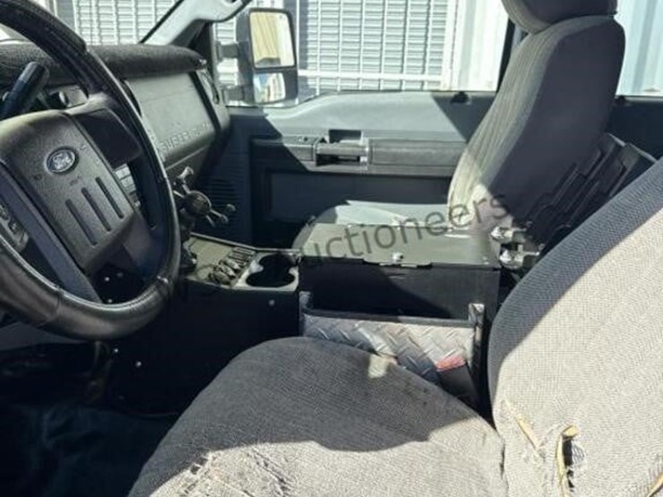 2016-ford-f550-image-24