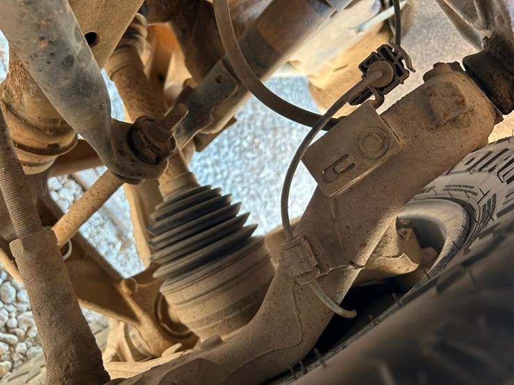 2015-chevrolet-silverado-image-39