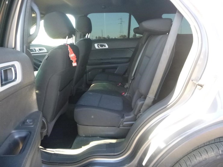 2014-ford-explorer-image-7