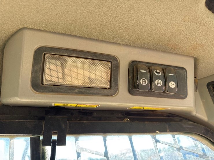 caterpillar-279d-image-30