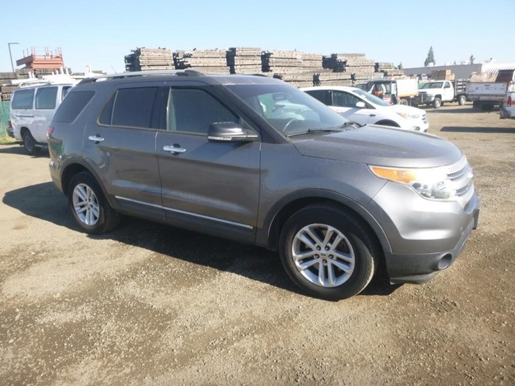 2014-ford-explorer-image-2