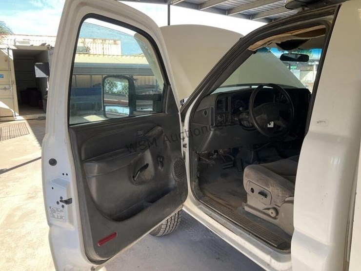 2005-chevrolet-2500hd-image-23