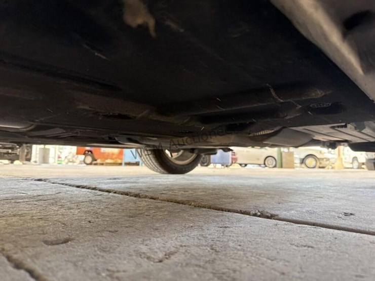 2014-ford-c-max-hybrid-wagon-image-25