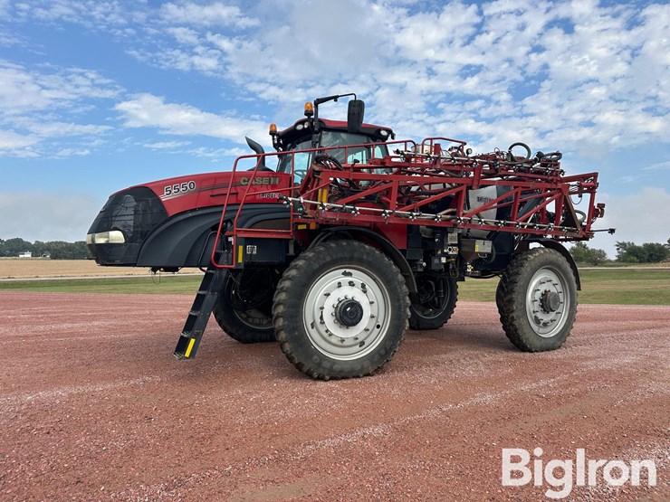 2019-case-ih-trident-5550-image-8