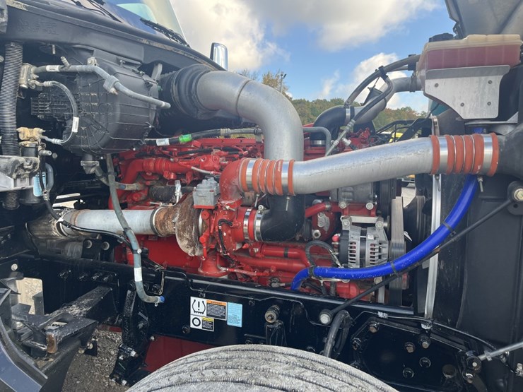 2021-kenworth-w990-image-19