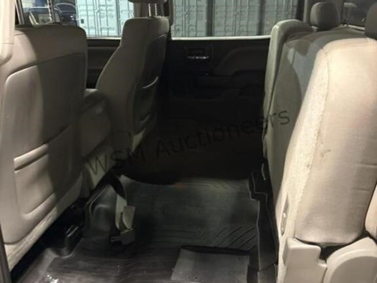 2015-chevrolet-silverado-2500hd-image-26