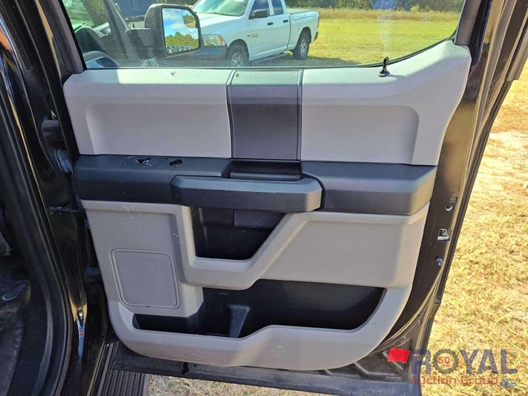 2019-ford-f150-image-38