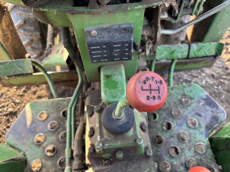 1981-john-deere-750-image-28
