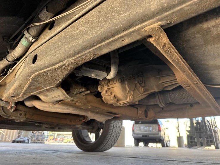 2007-cadillac-escalade-esv-image-26