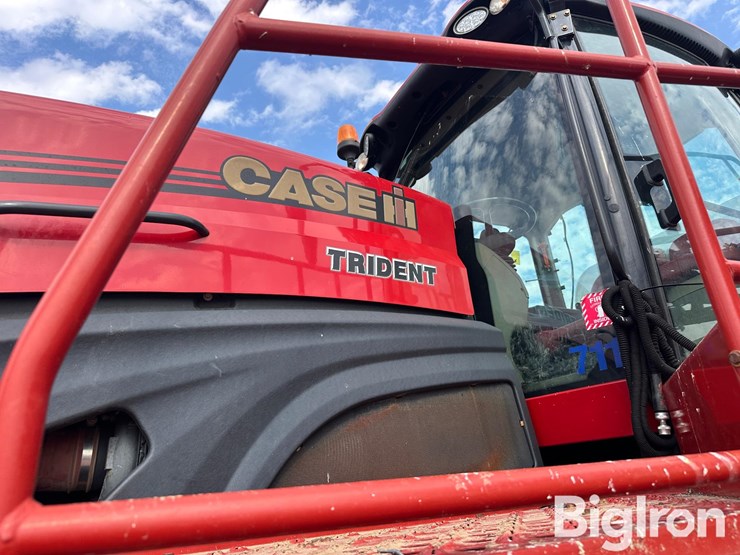 2019-case-ih-trident-5550-image-10