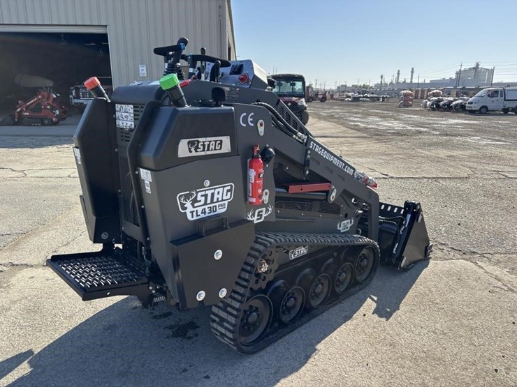 2025-kubota-d1703-image-3