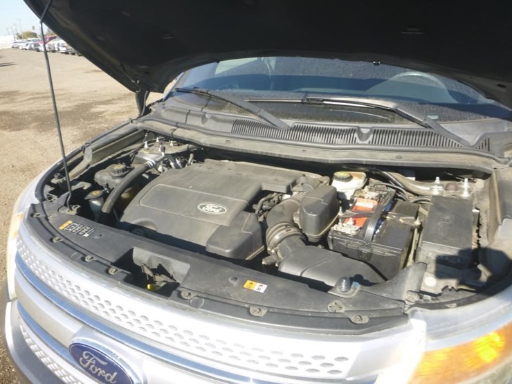 2014-ford-explorer-image-11