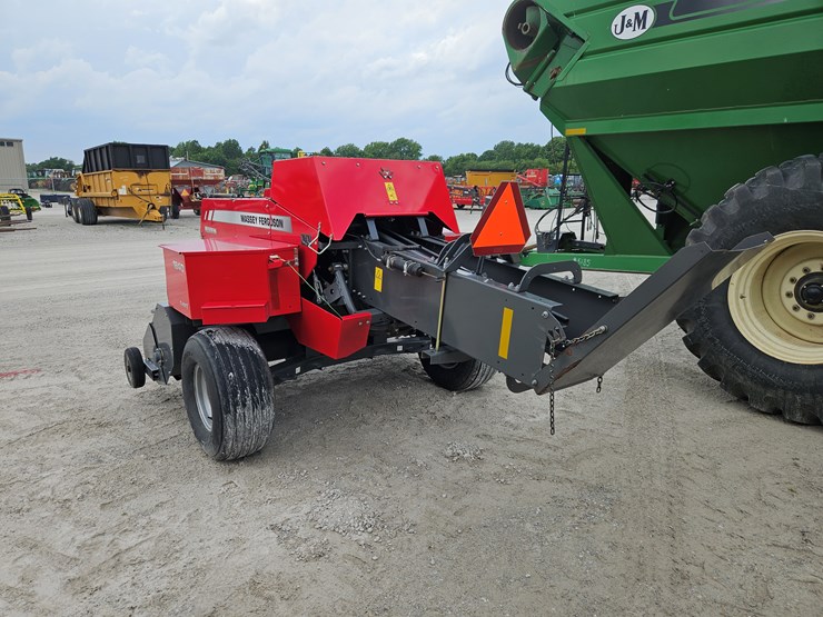 2020-massey-ferguson-1840-image-8