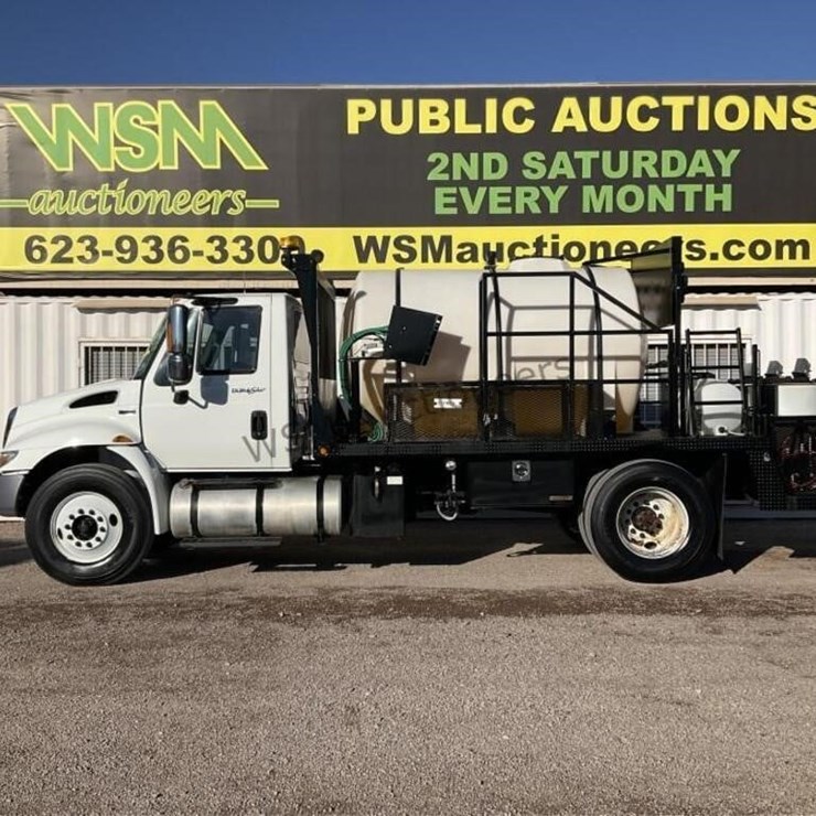 2014 International 4300LP Spray Truck