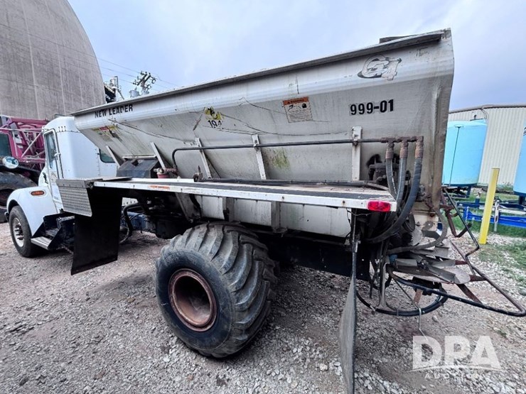 2005-kenworth-t300-image-11