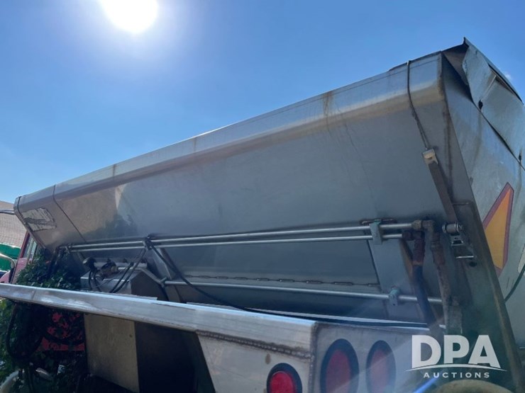 2009-stahly-peterbilt-image-31