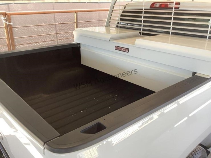 2015-chevrolet-silverado-1500-image-9