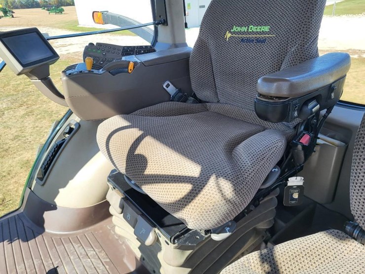 2011-john-deere-8235r-image-64