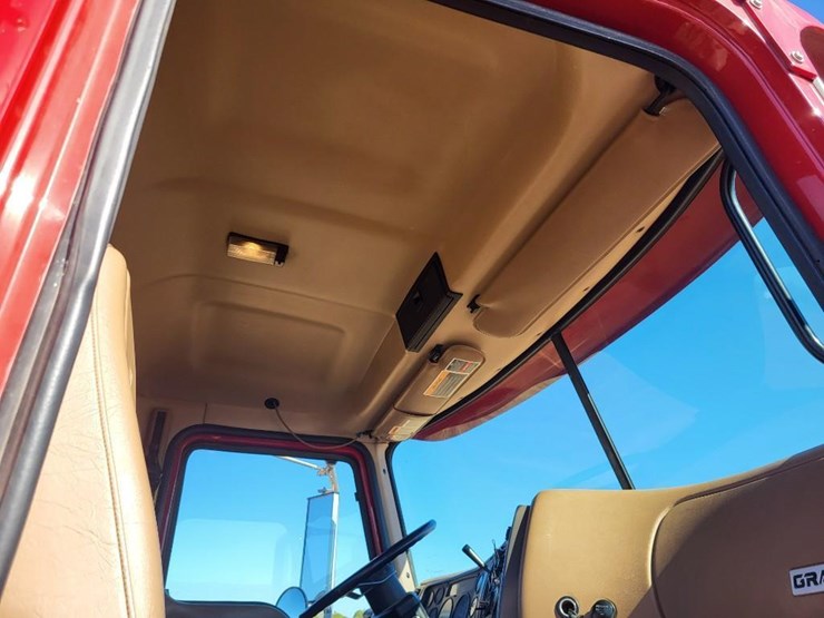 2004-mack-granite-cv713-image-68