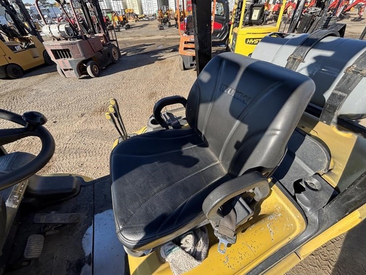 2011-hyundai-30l-7a-image-17