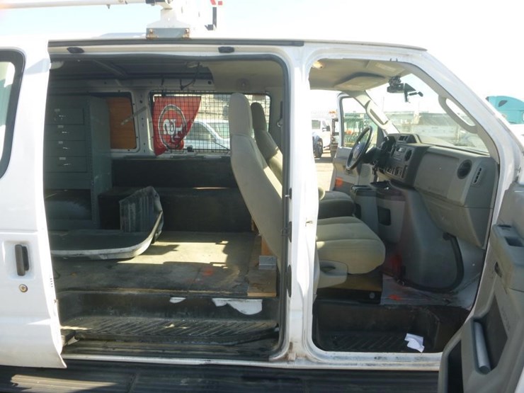 2013-ford-e150-image-8