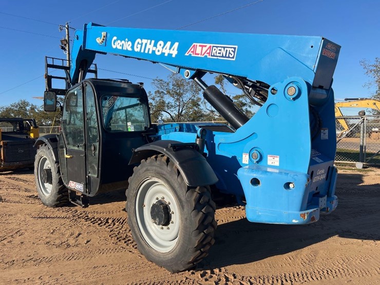 2017-genie-gth844-image-2