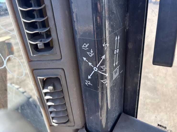 2004-case-721d-image-38