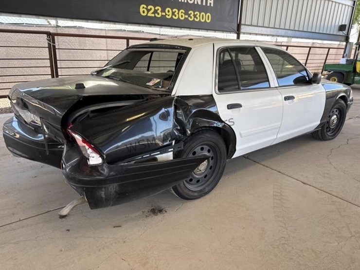 2009-ford-crown-victoria-sdn-image-6