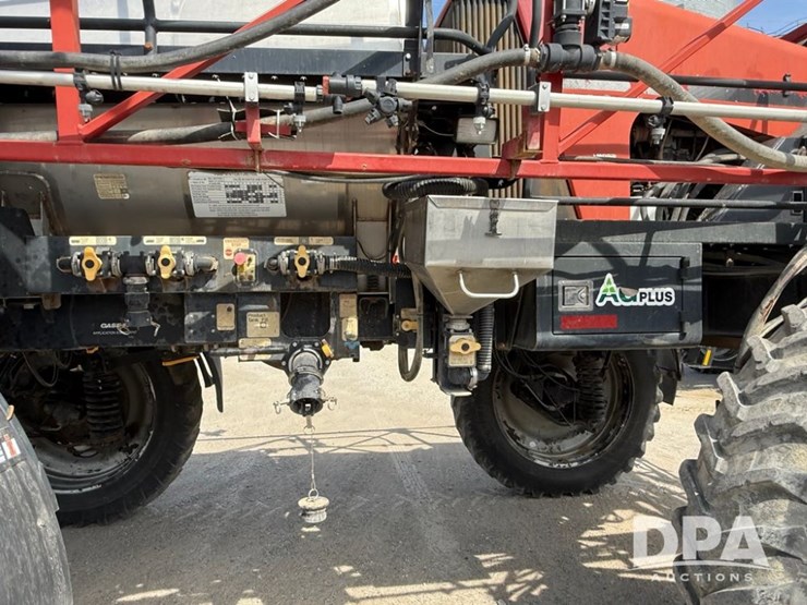 2009-case-ih-patriot-3330-image-21